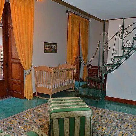 Del Sole Al Plebiscito Отель 4*